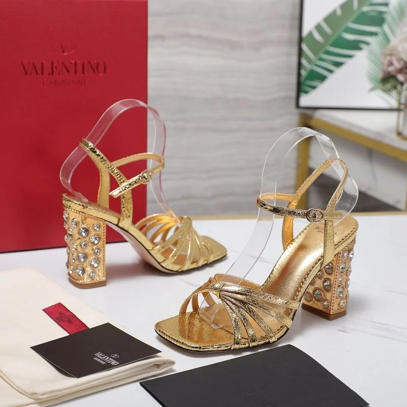 Compact Valentino Sandals 37034