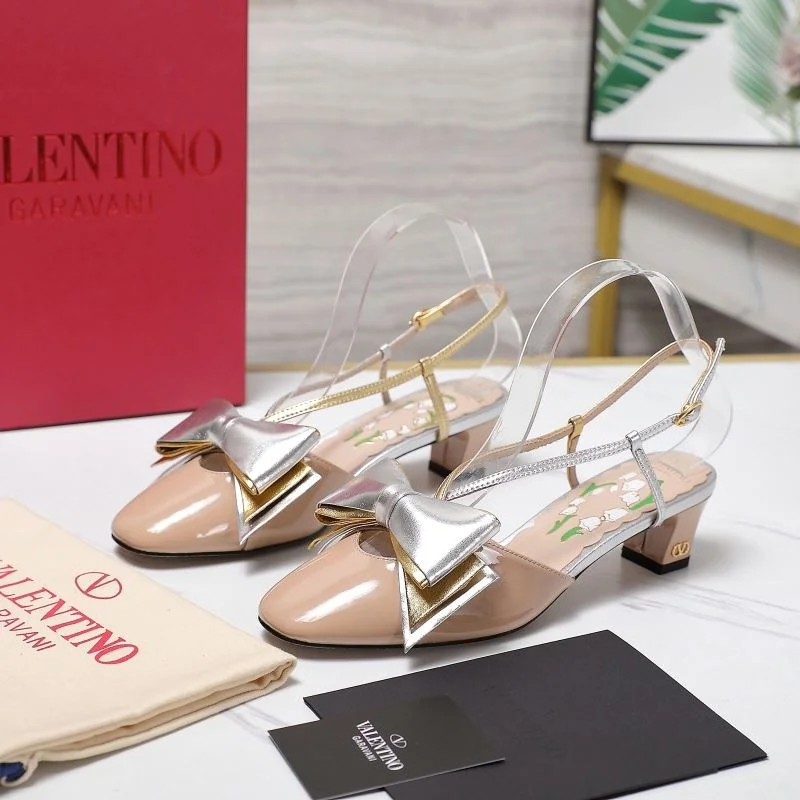 Effortless Valentino Sandals 37047