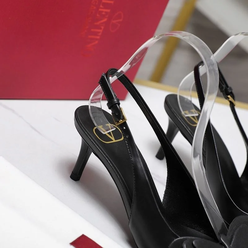 Valentino Sandals TimelessDesign 37050