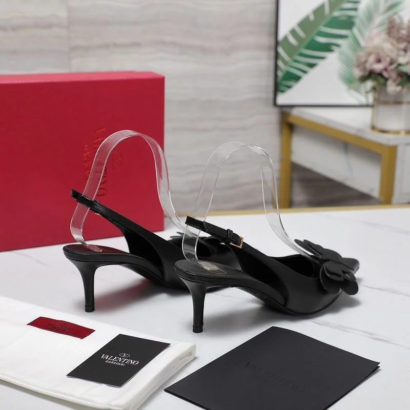 Valentino Sandals TimelessDesign 37050