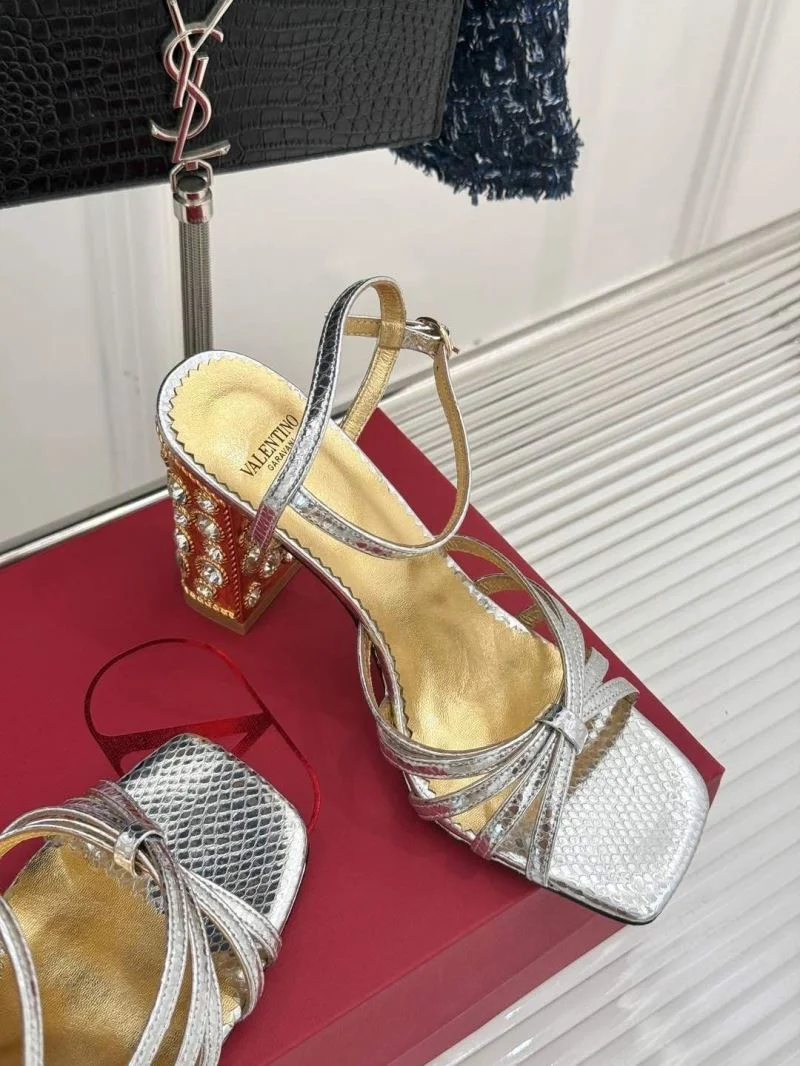 Unisex Valentino Sandals 37049