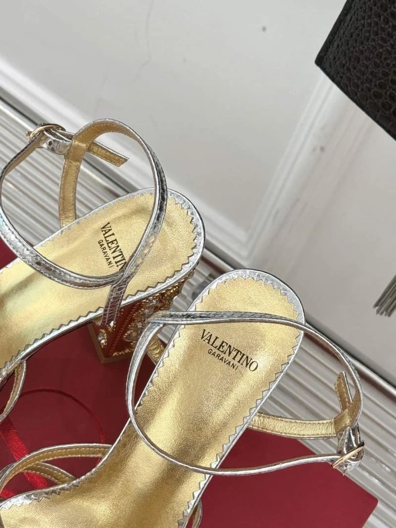Unisex Valentino Sandals 37049