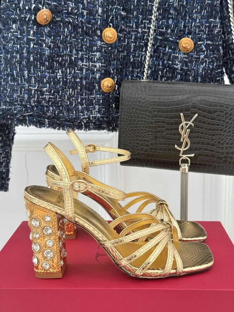 Comfortable Valentino Sandals 37043