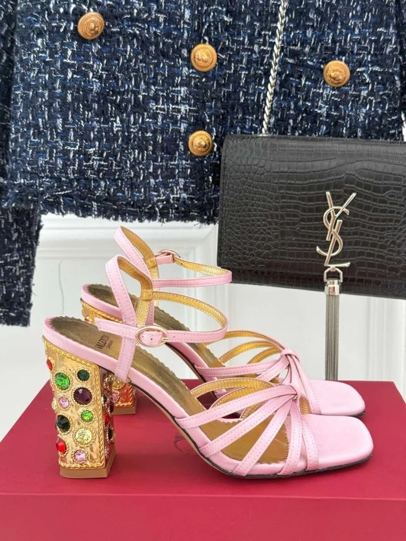 Valentino Sandals Trendy 37036