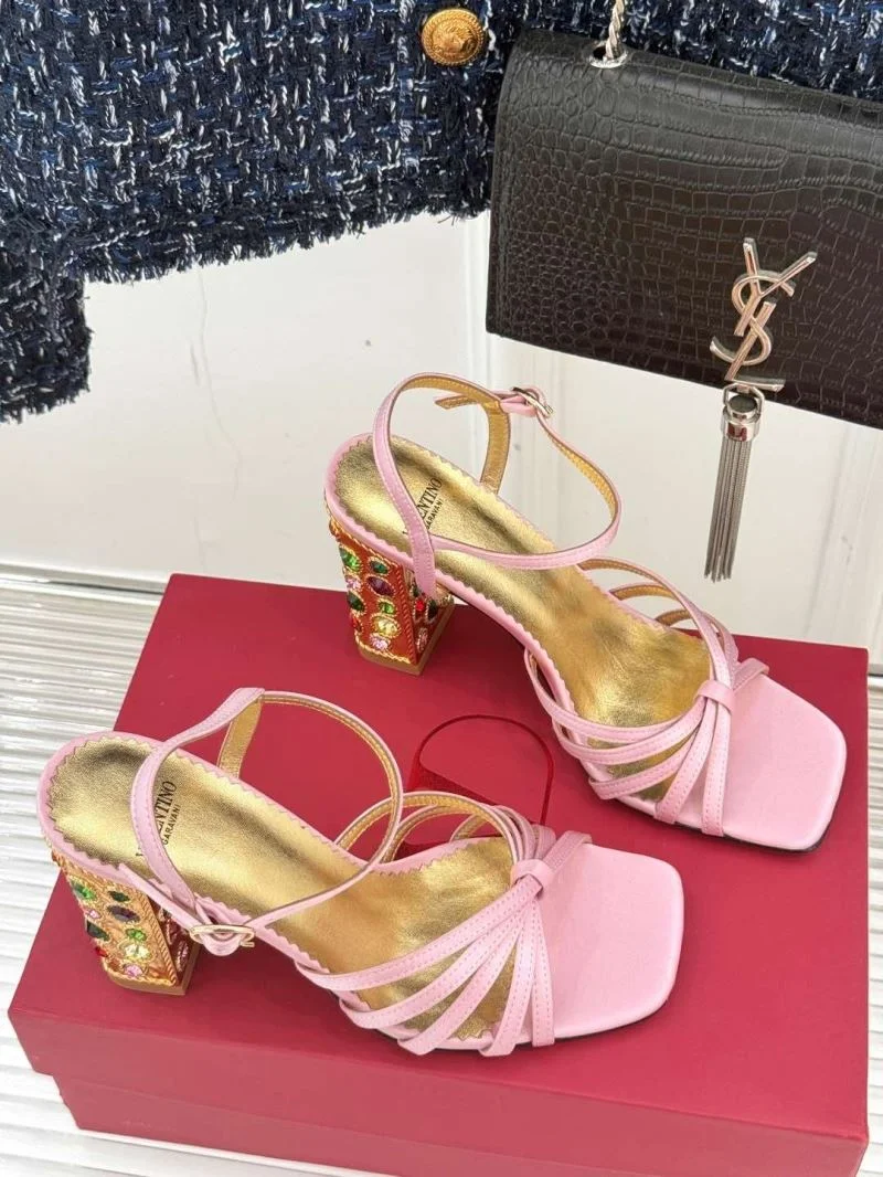 Valentino Sandals Trendy 37036