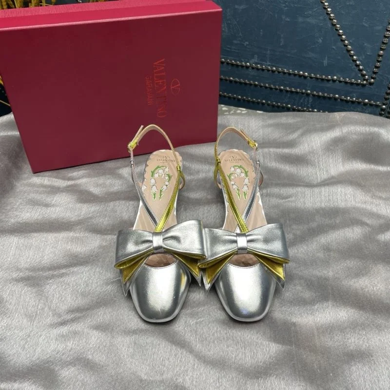 Valentino Sandals Contemporary 37044