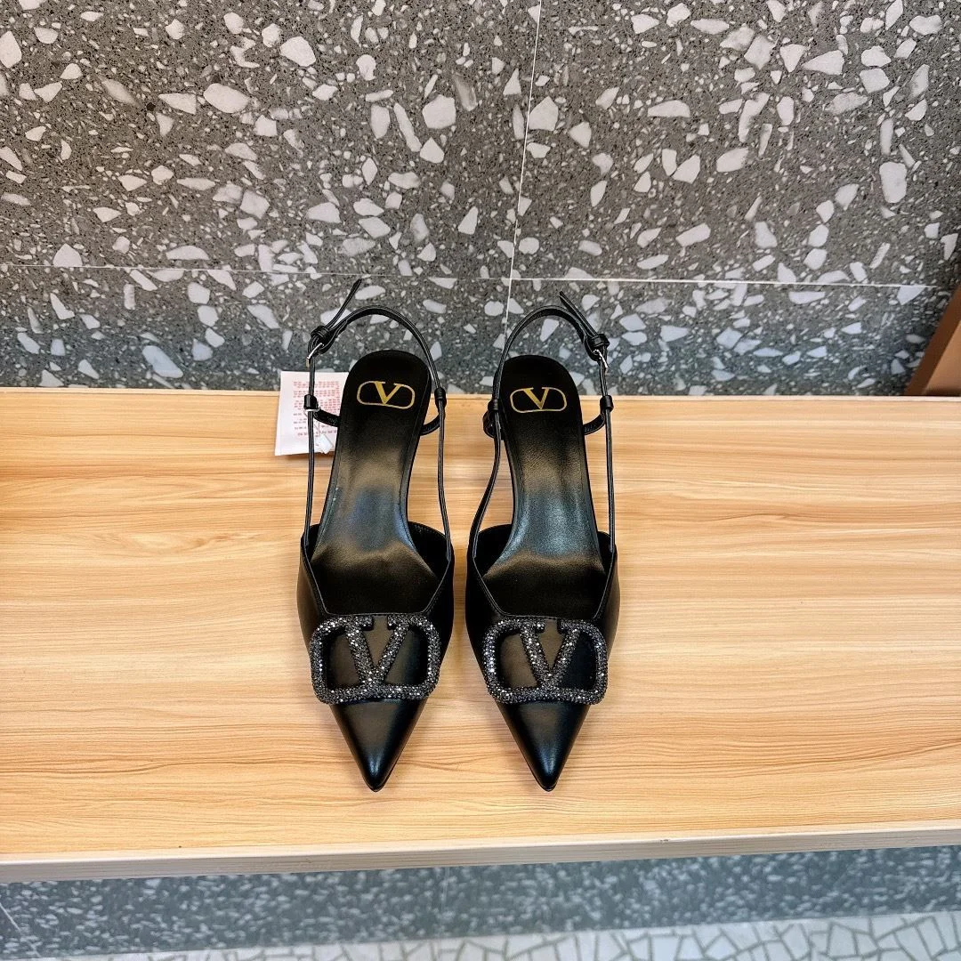 SmoothTexture Valentino Sandals 36100