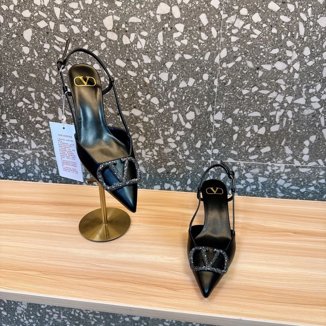 SmoothTexture Valentino Sandals 36100
