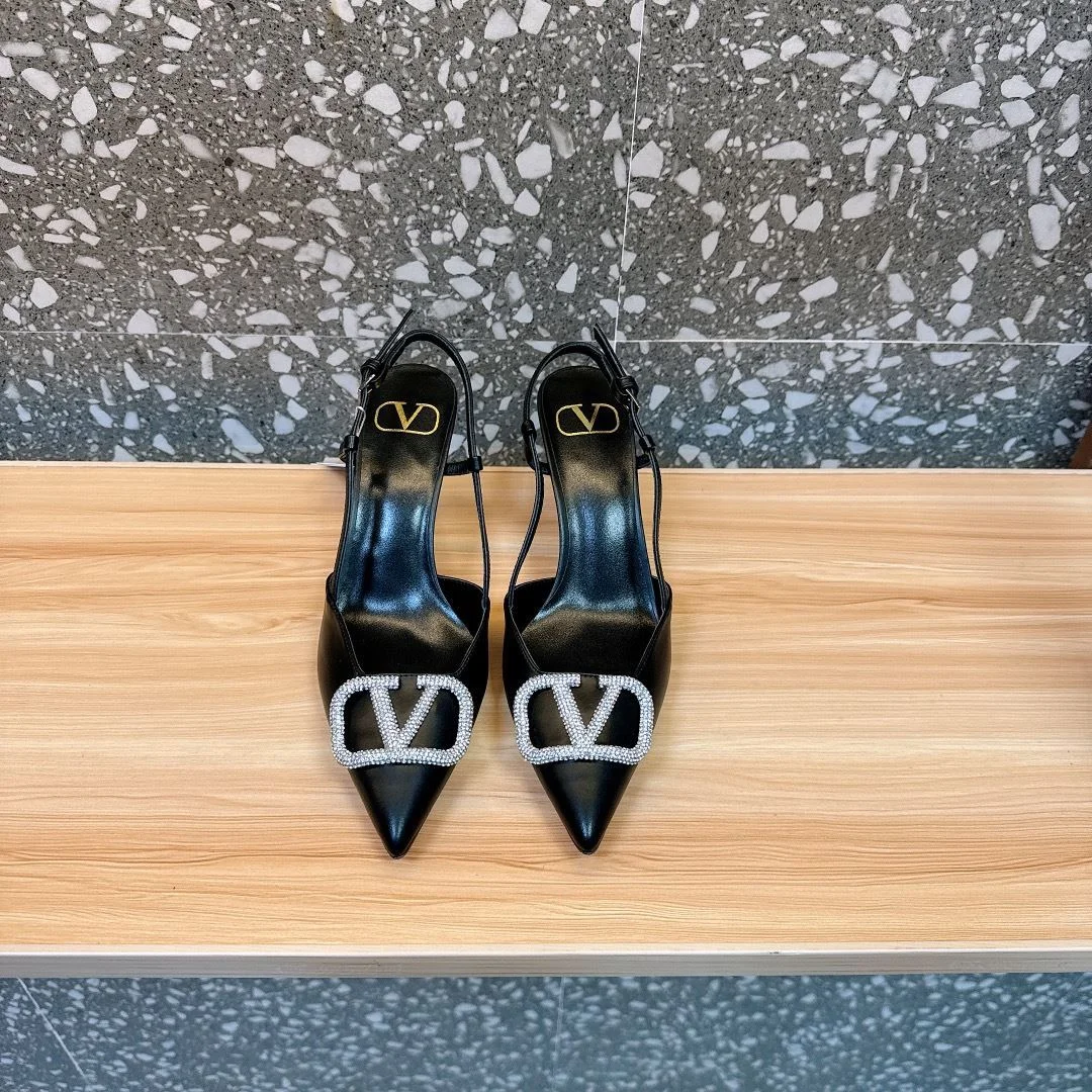Vibrant Valentino Sandals 36093