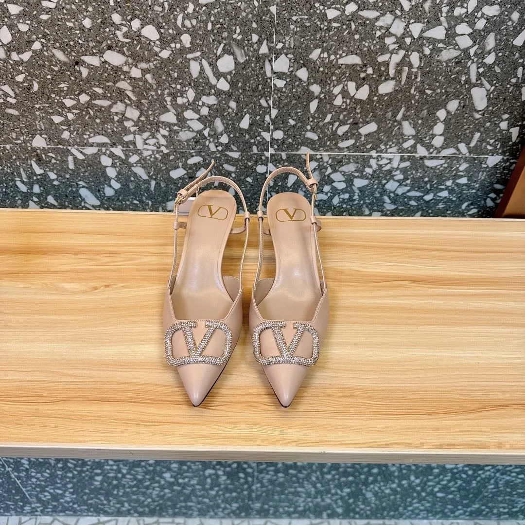 UrbanChic Valentino Sandals 36094