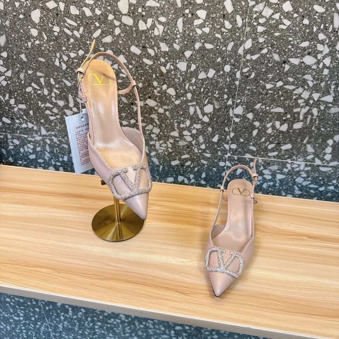 UrbanChic Valentino Sandals 36094