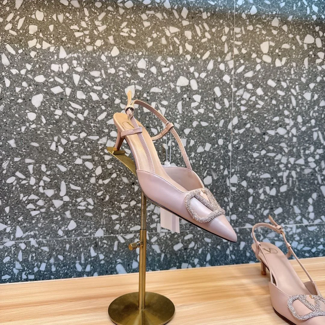 UrbanChic Valentino Sandals 36094