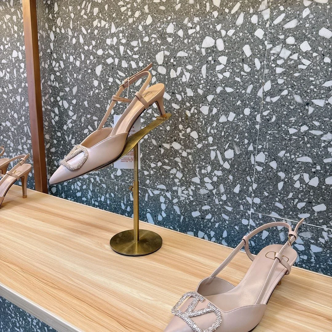 UrbanChic Valentino Sandals 36094