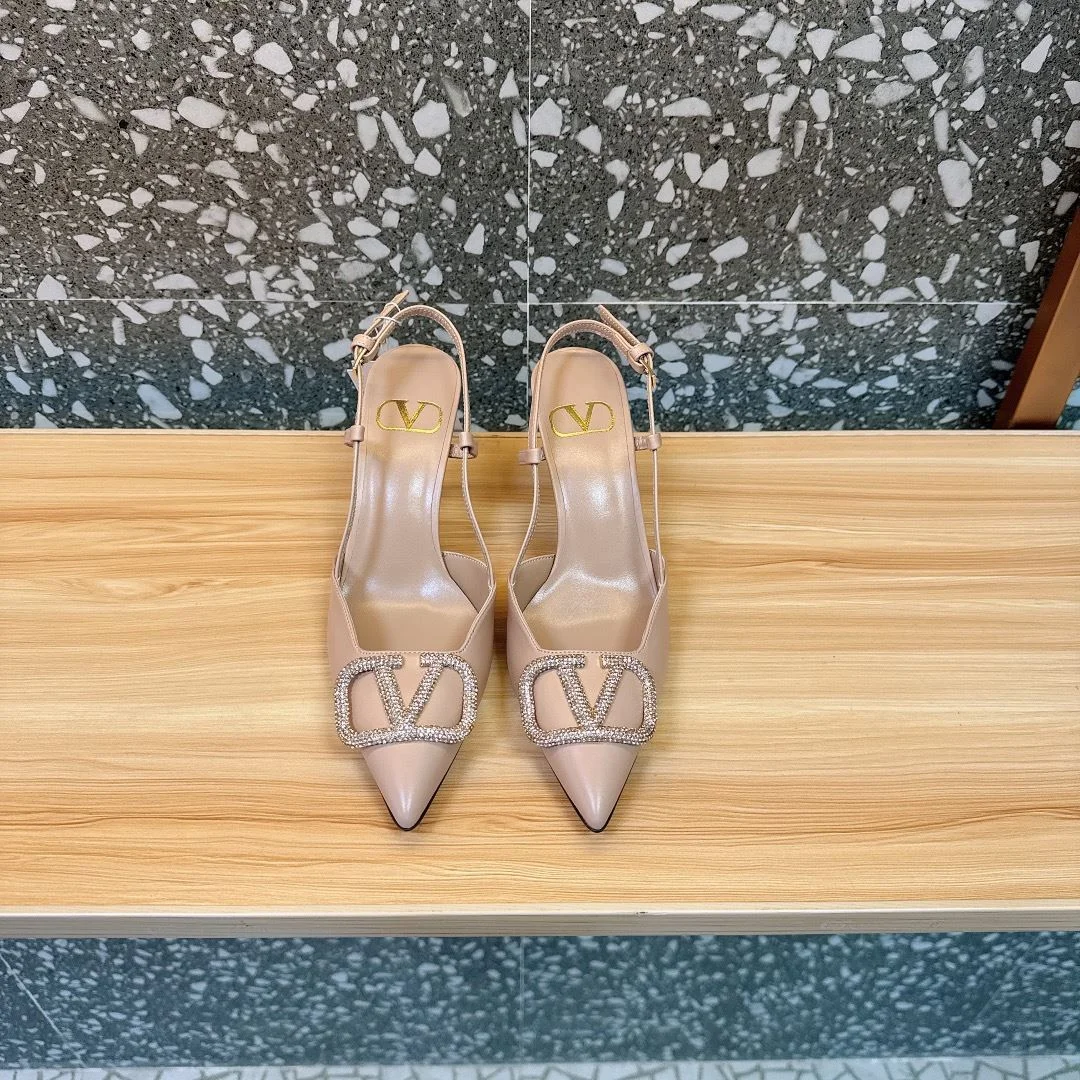 QuickDry Valentino Sandals 36092