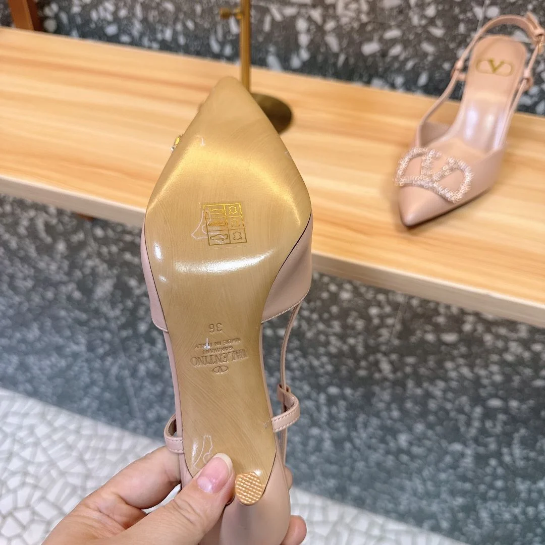 QuickDry Valentino Sandals 36092