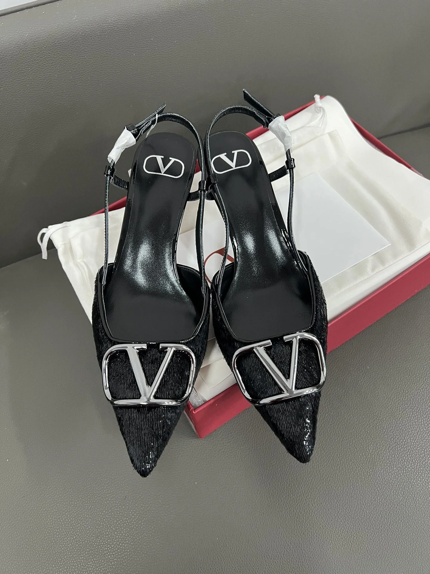 Functional Valentino Sandals 36062
