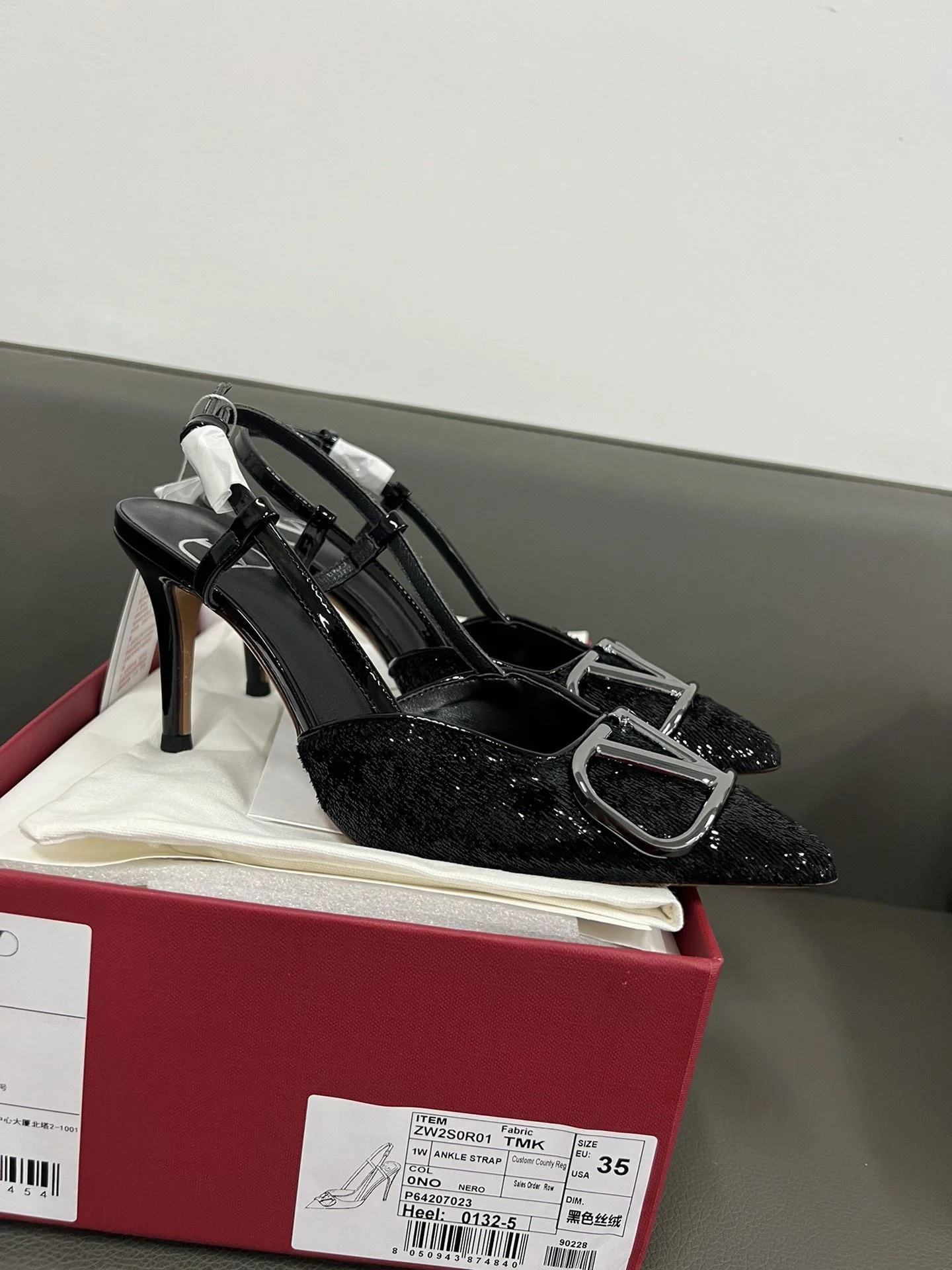 HighPerformance Valentino Sandals 36080
