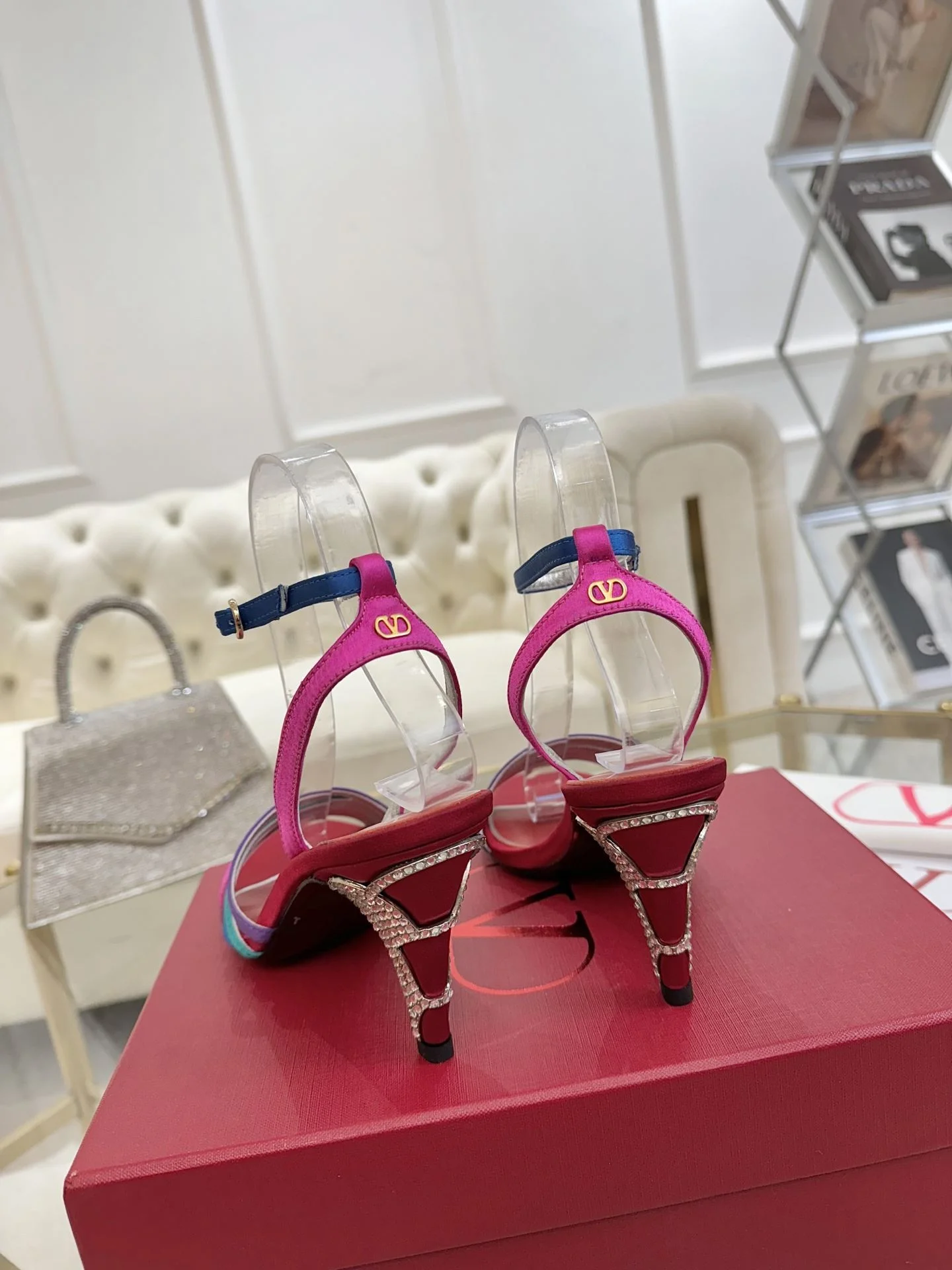 MoistureWicking Valentino Sandals 36074