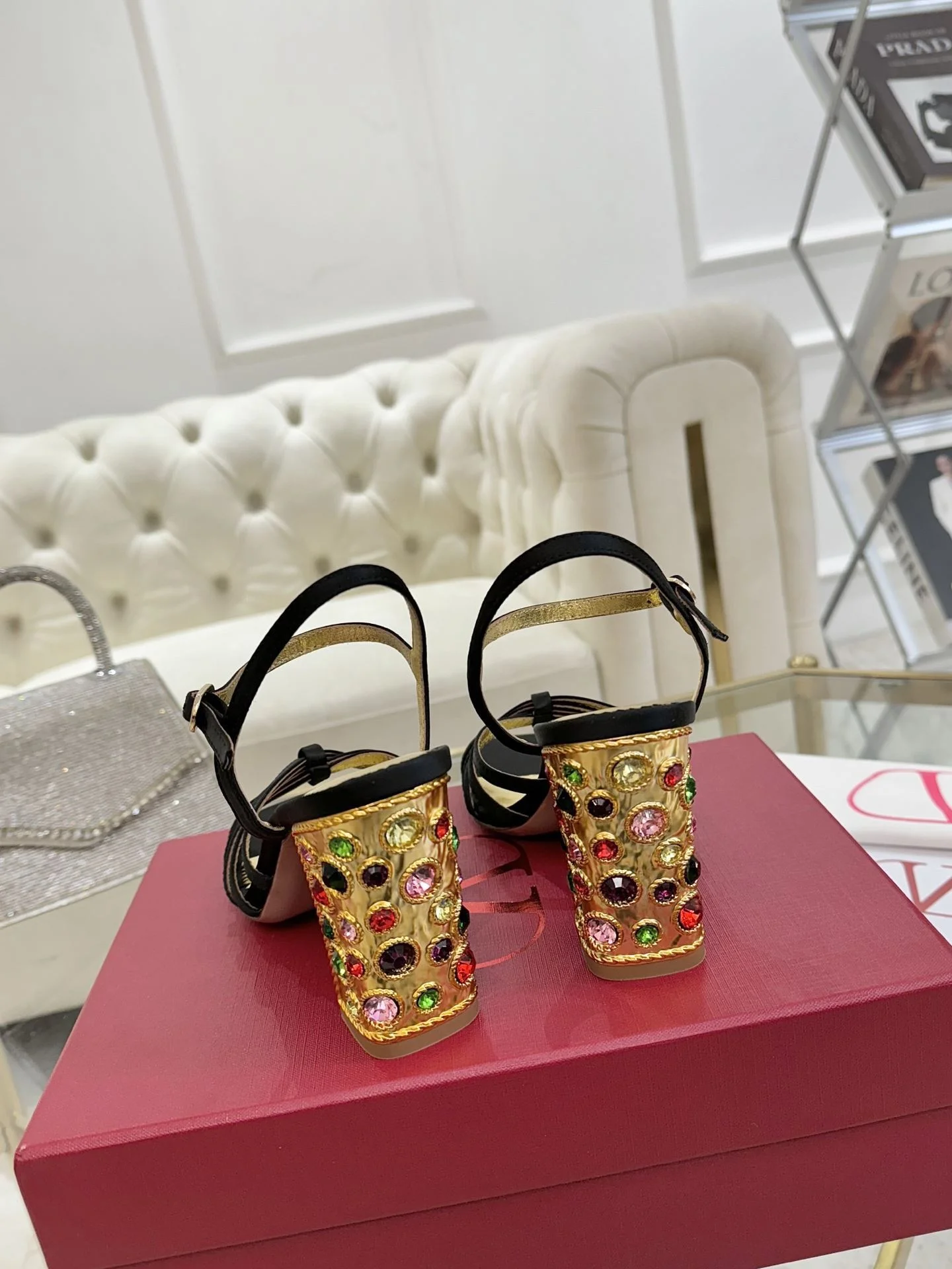 Casual Valentino Sandals 36078