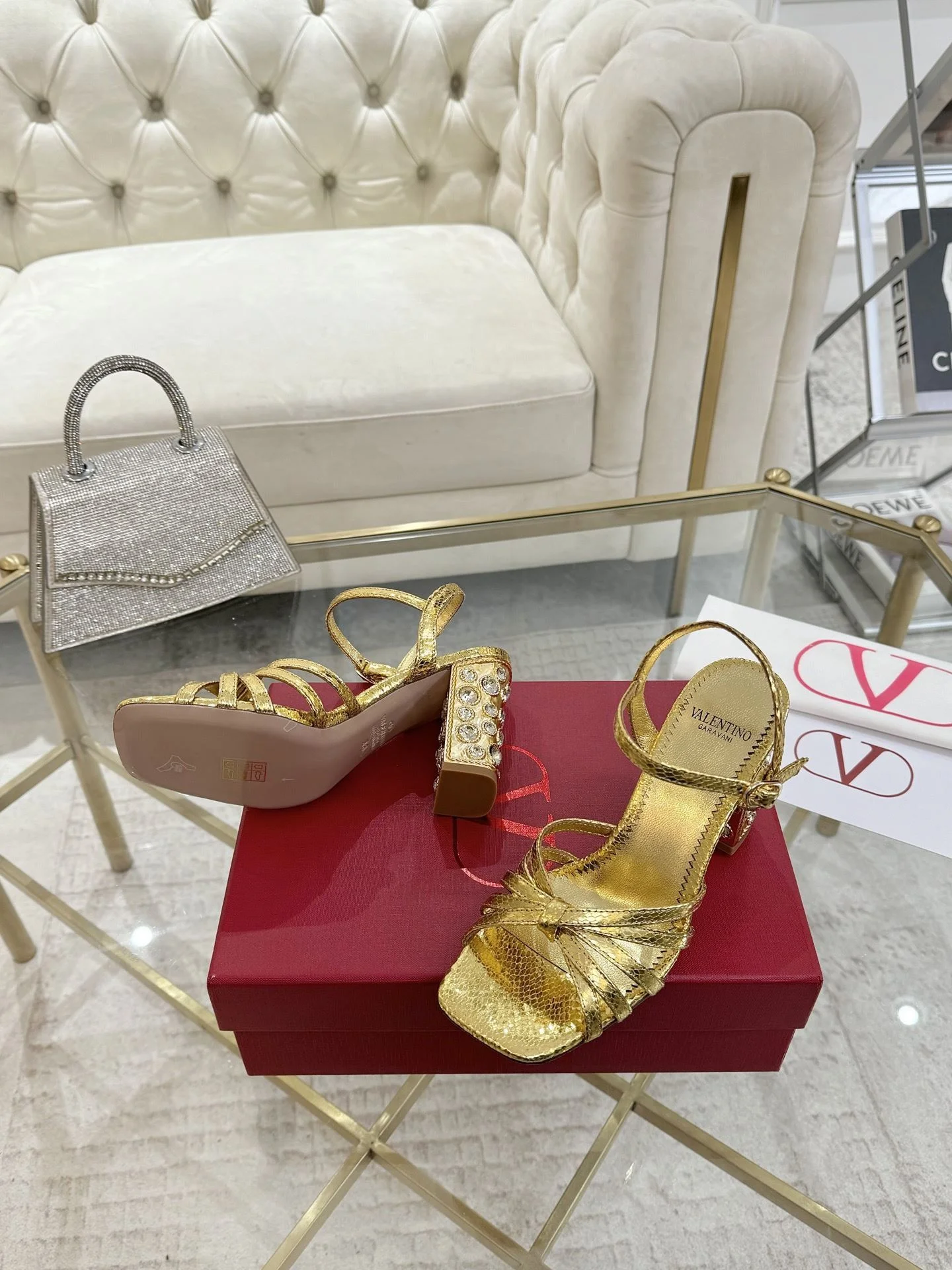 Fashionable Valentino Sandals 36079