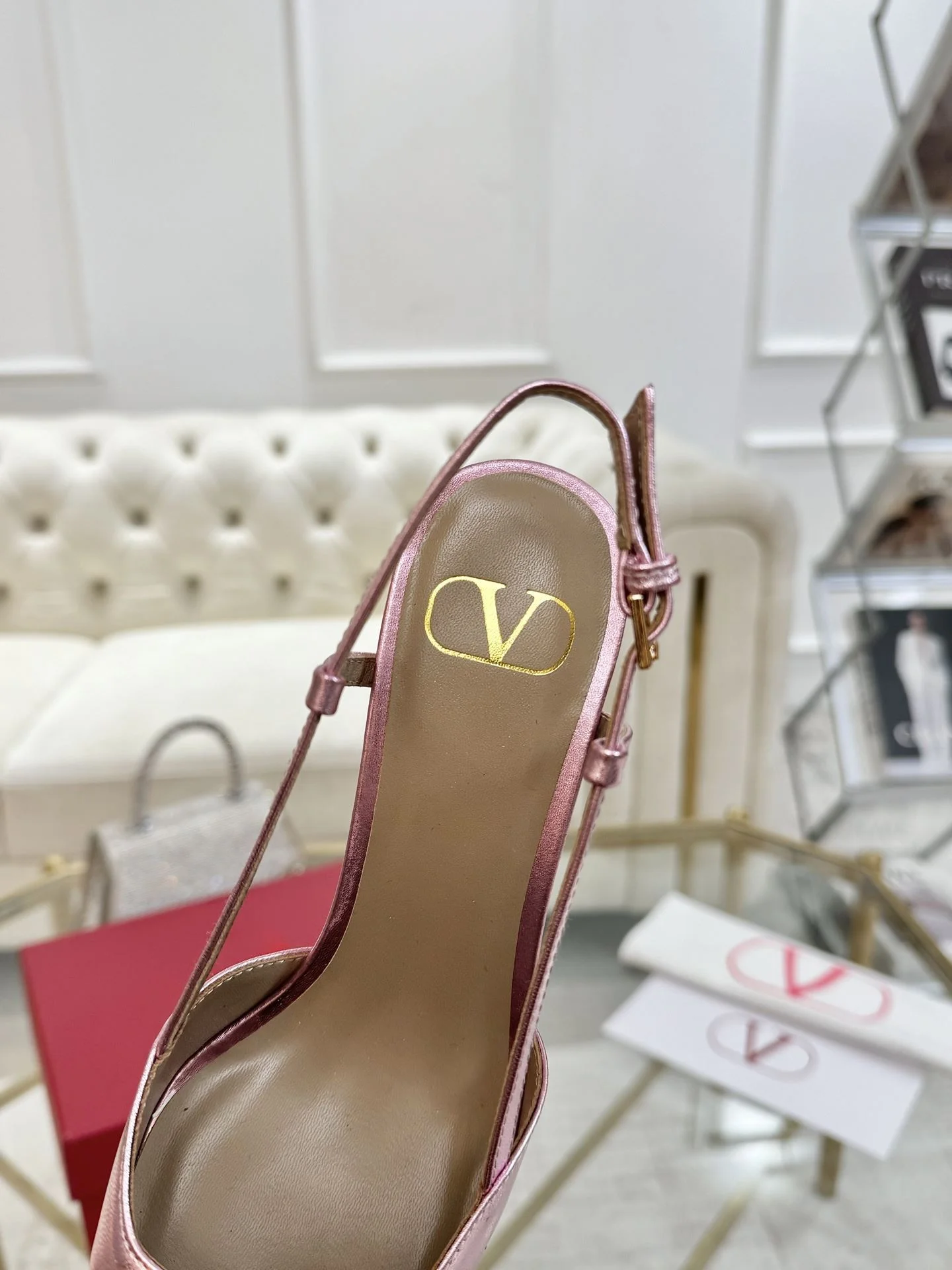 Valentino Sandals Fashionable 36075