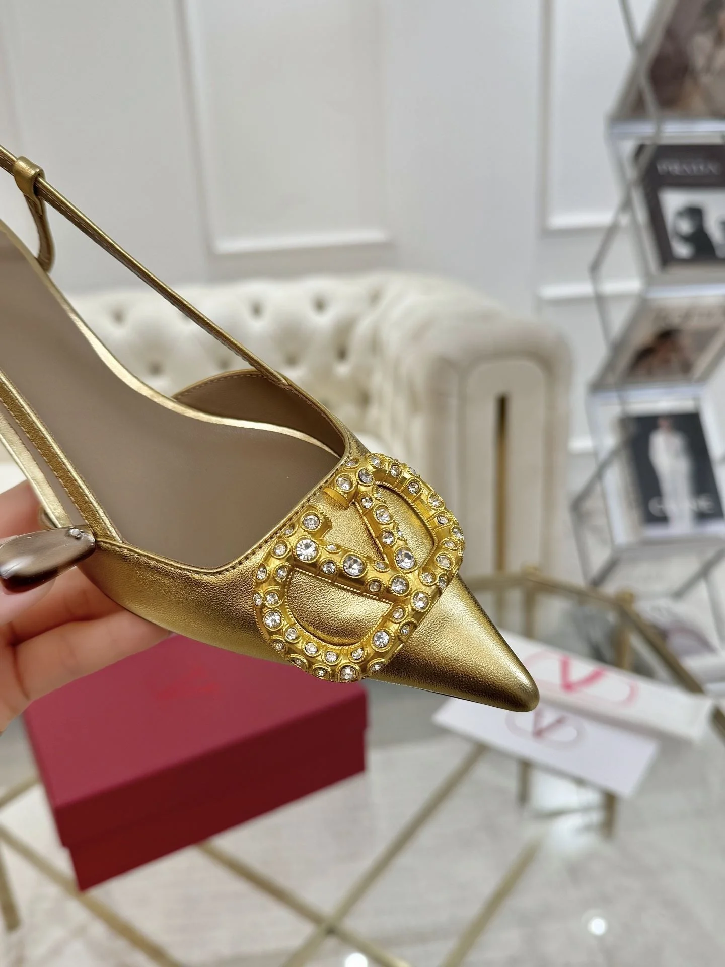 WellDesigned Valentino Sandals 36069