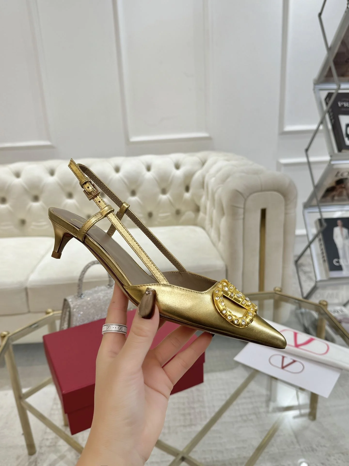 WellDesigned Valentino Sandals 36069