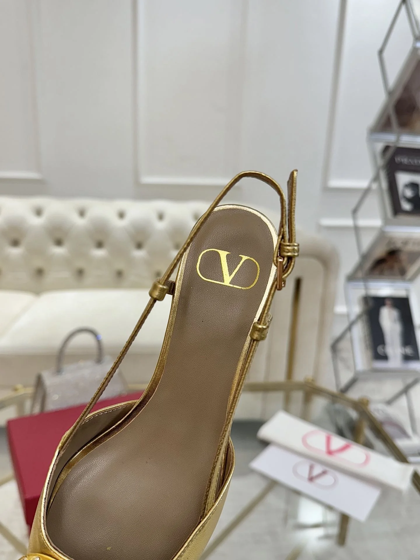 WellDesigned Valentino Sandals 36069
