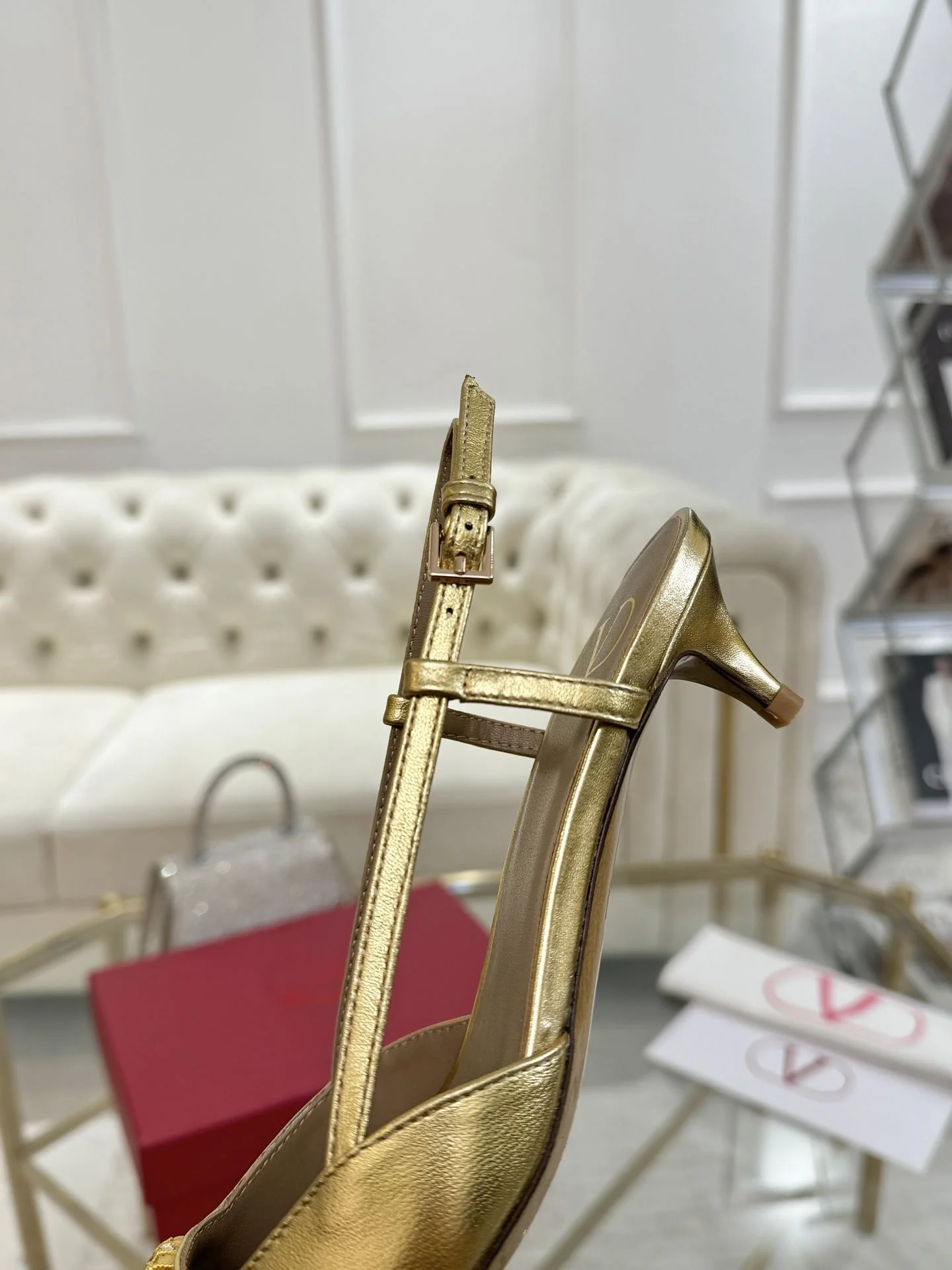 WellDesigned Valentino Sandals 36069