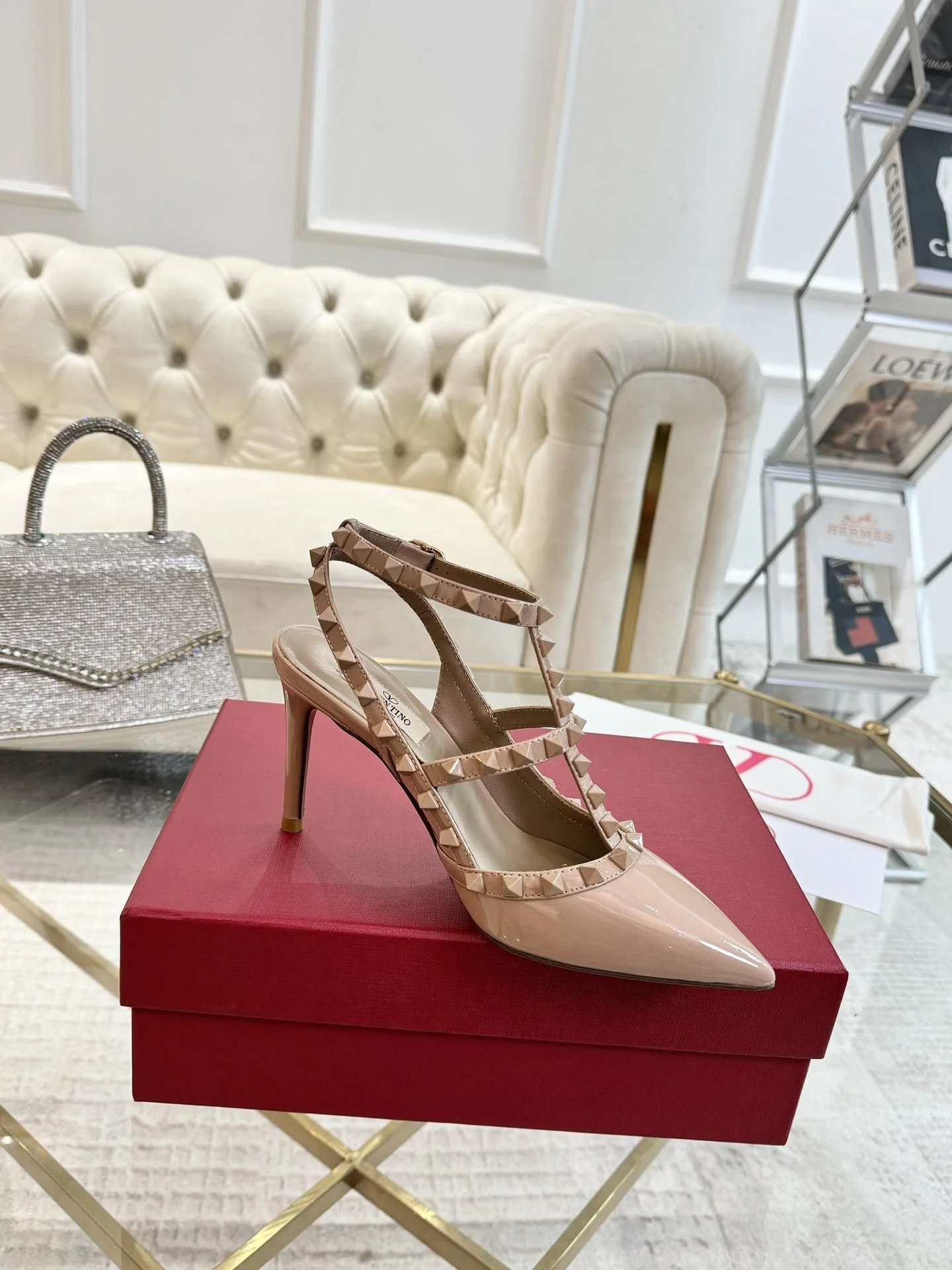 RelaxedFit Valentino Sandals 36087