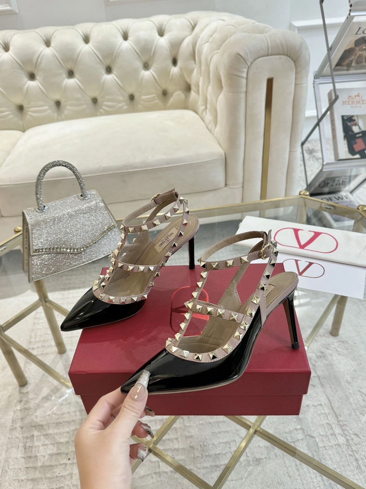 Valentino Sandals Unisex 36082