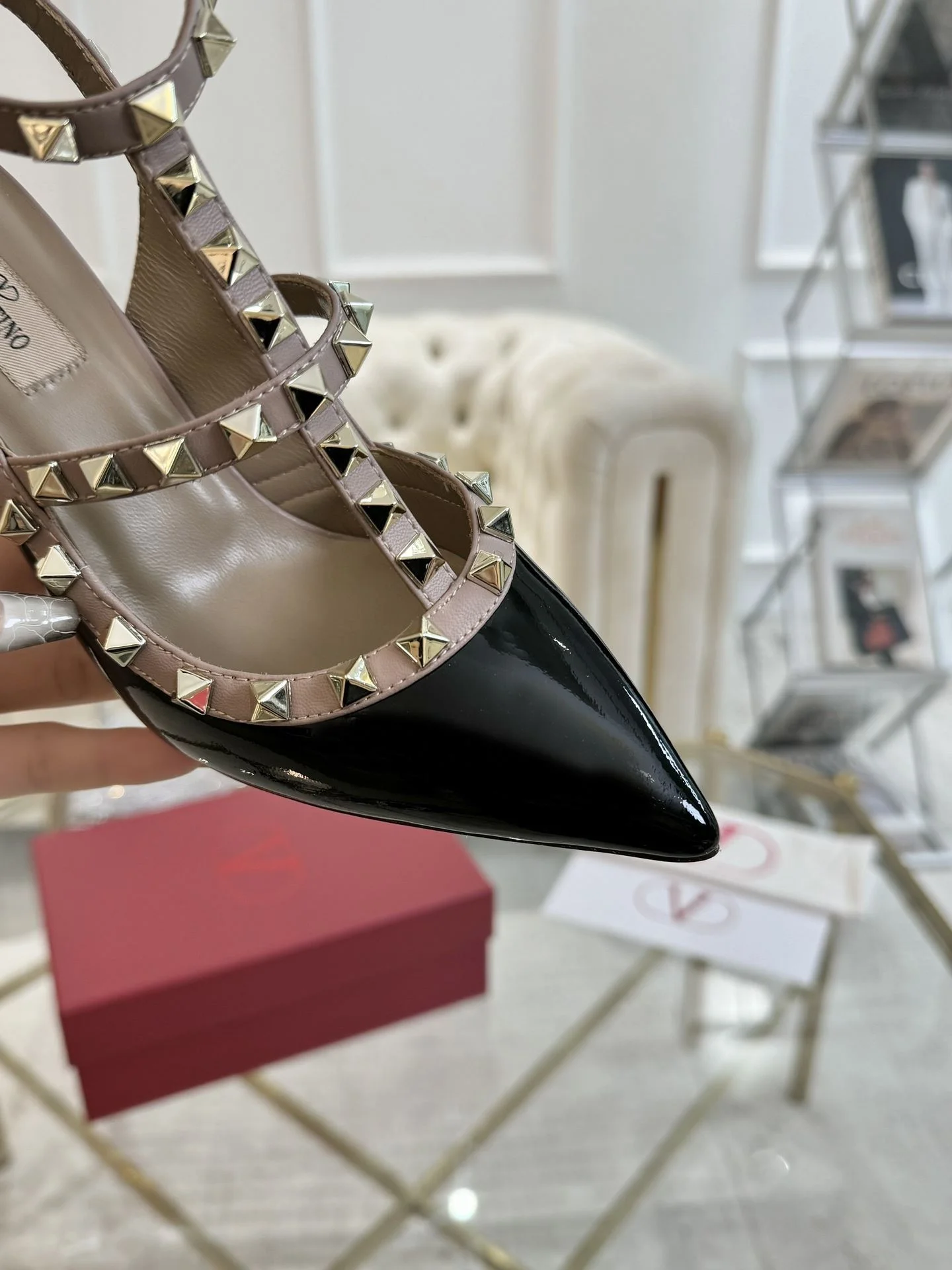 Valentino Sandals Unisex 36082