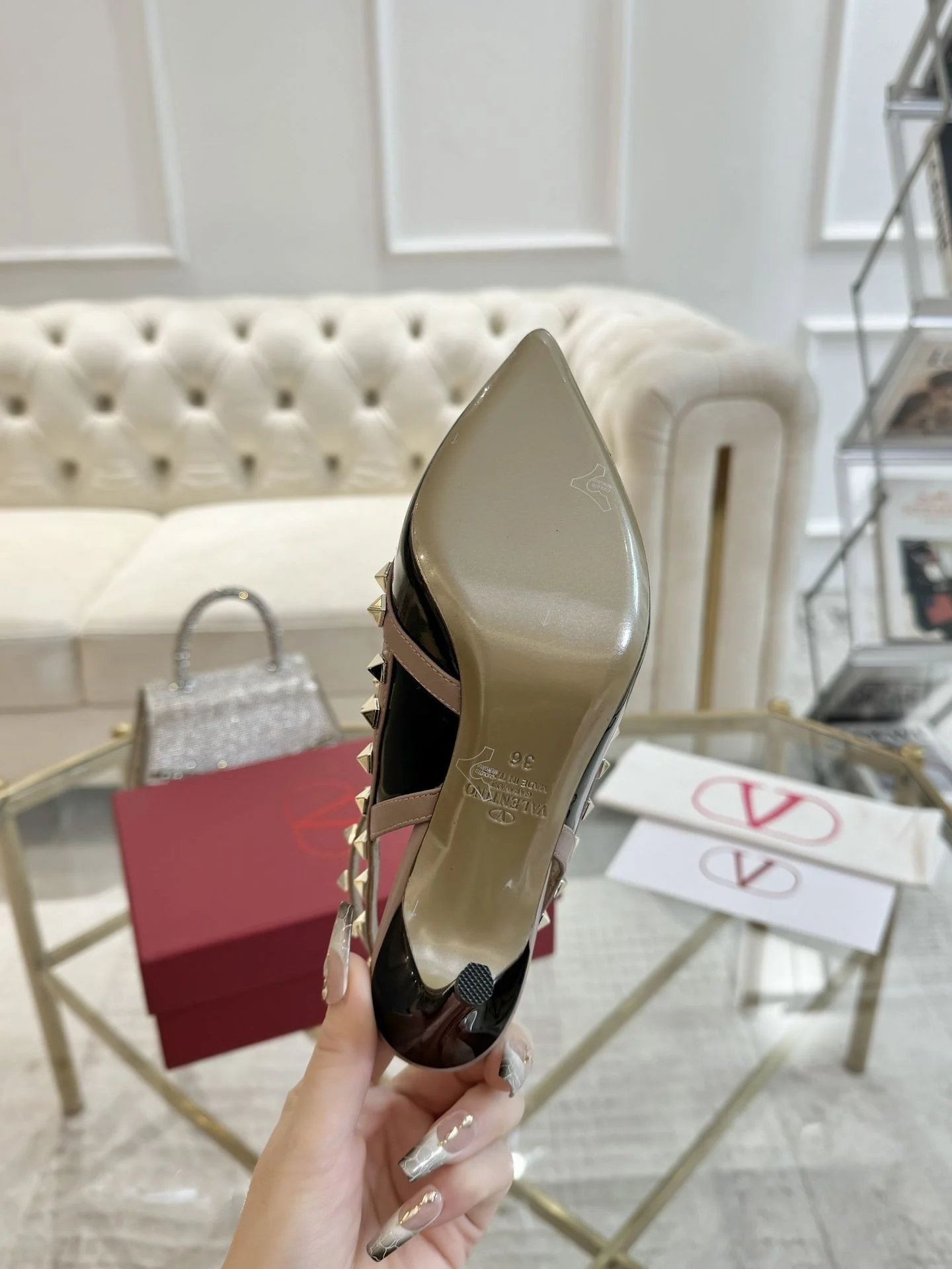 Valentino Sandals Unisex 36082