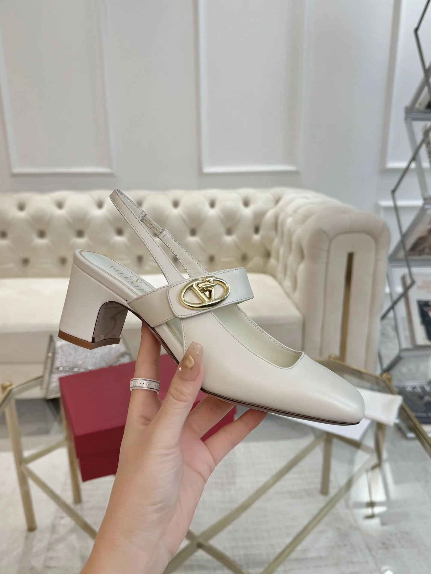Valentino Sandals Trendsetting 36048