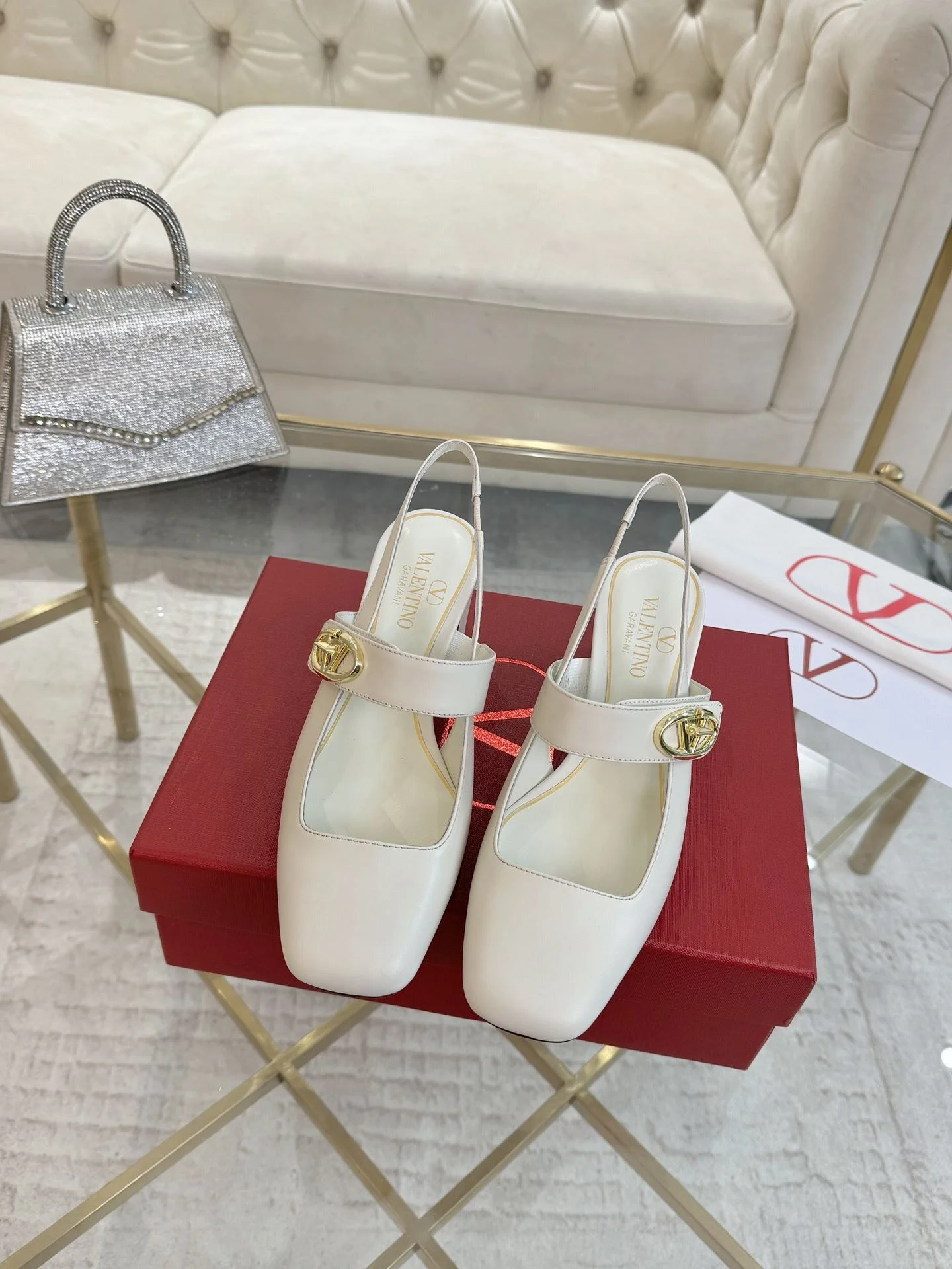 Valentino Sandals Trendsetting 36048