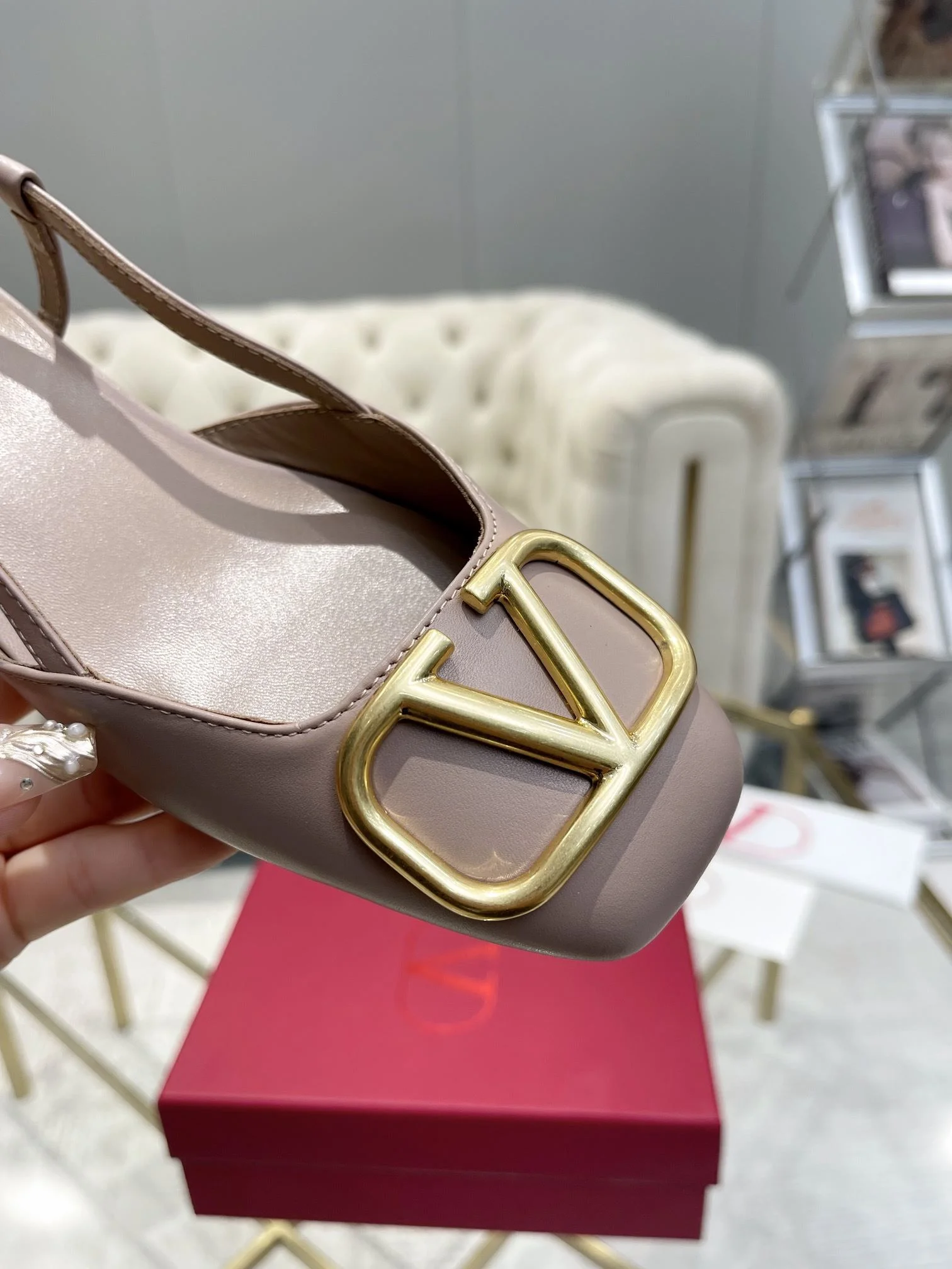 Compact Valentino Sandals 36028