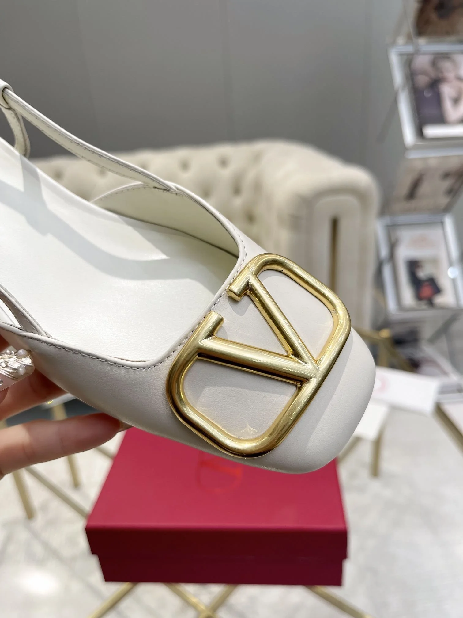 Valentino Sandals Lightweight 36040