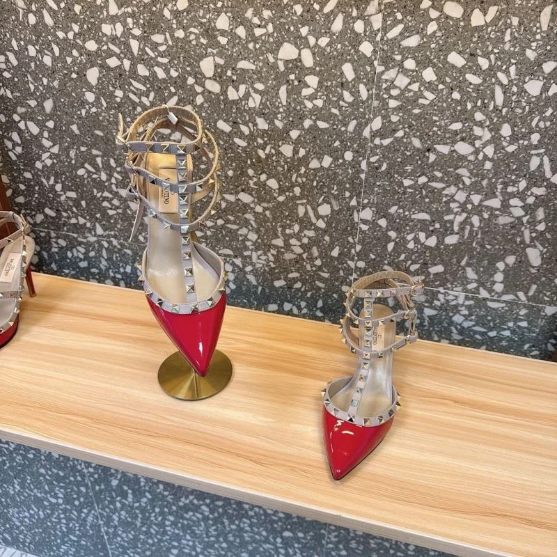 Refined Valentino Sandals 36018