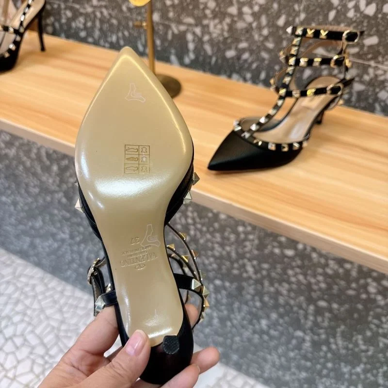 Valentino Sandals TimelessDesign 36014