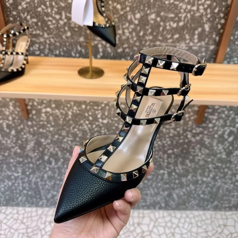 Valentino Sandals TimelessDesign 36014