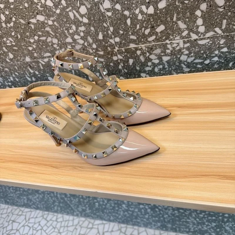 Supportive Valentino Sandals 36017