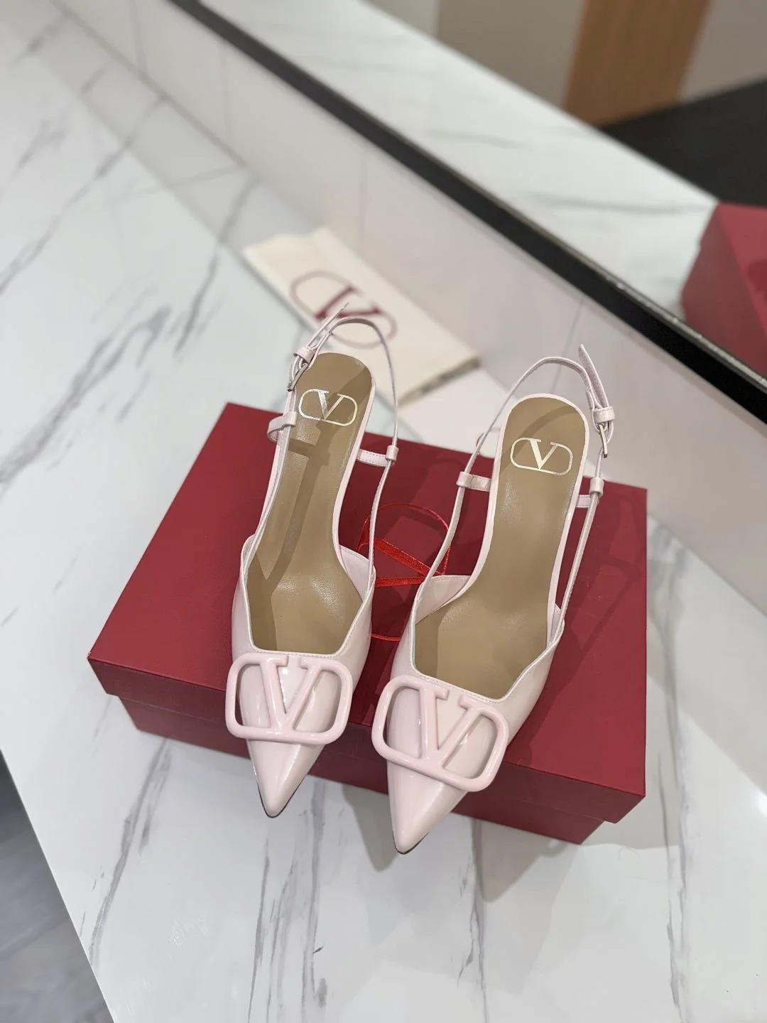Valentino Sandals NewStyle 36011