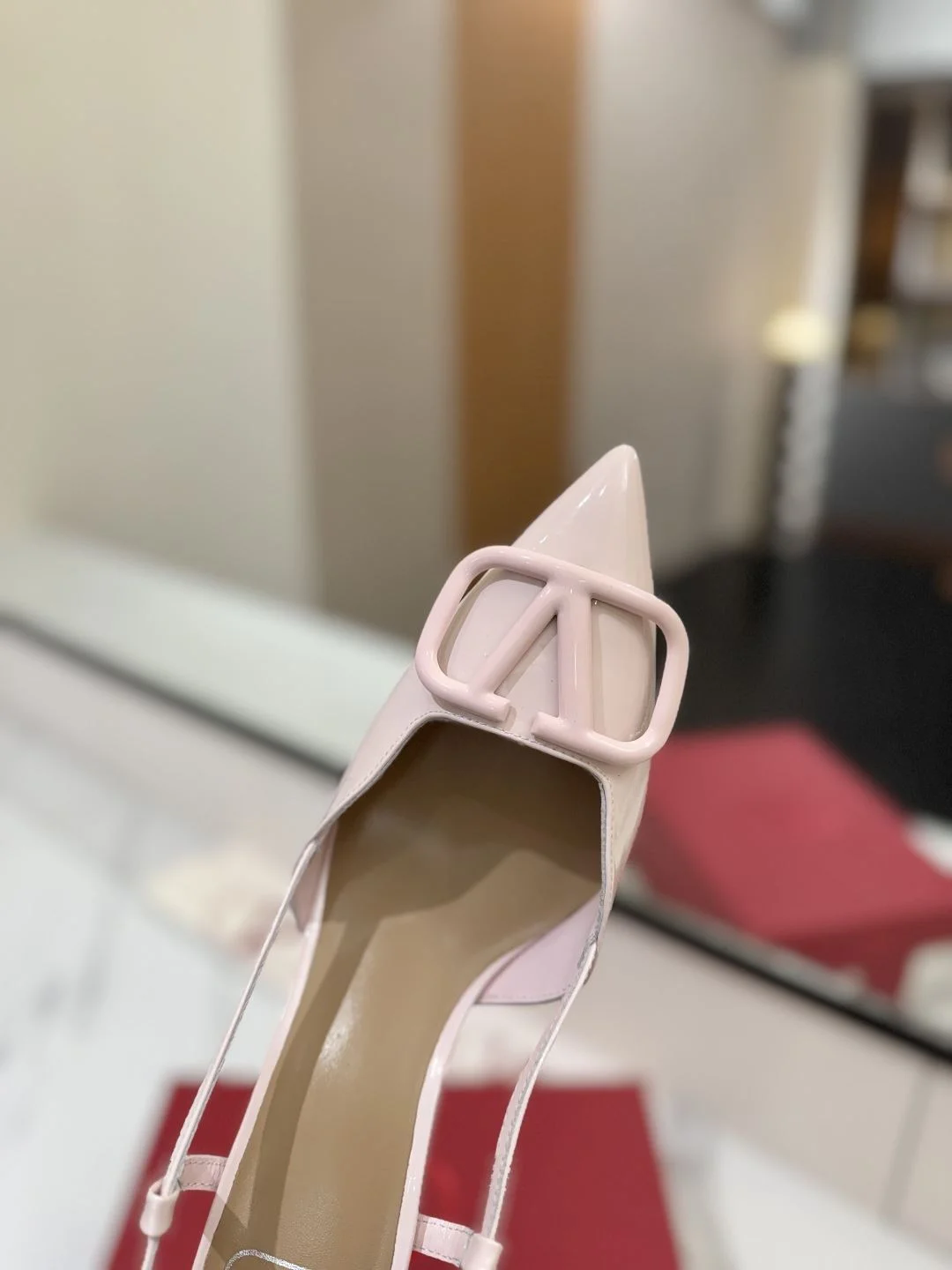 Valentino Sandals NewStyle 36011