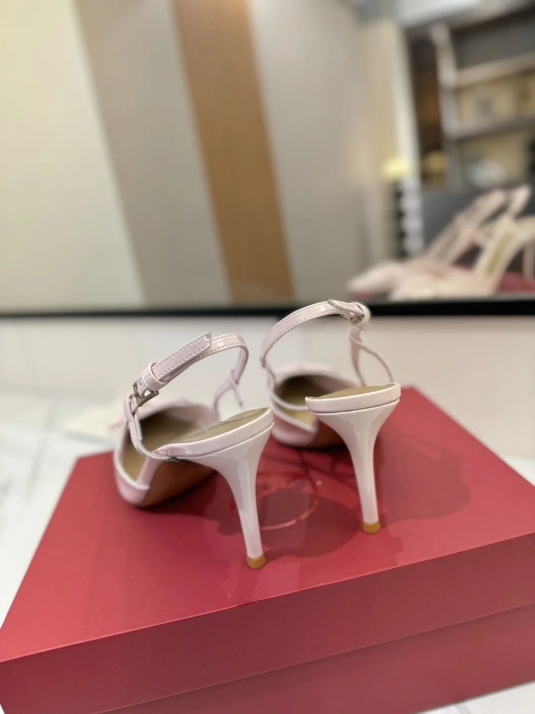 Valentino Sandals NewStyle 36011