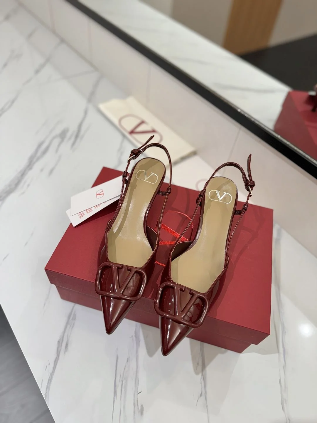 Valentino Sandals Sleek 36004