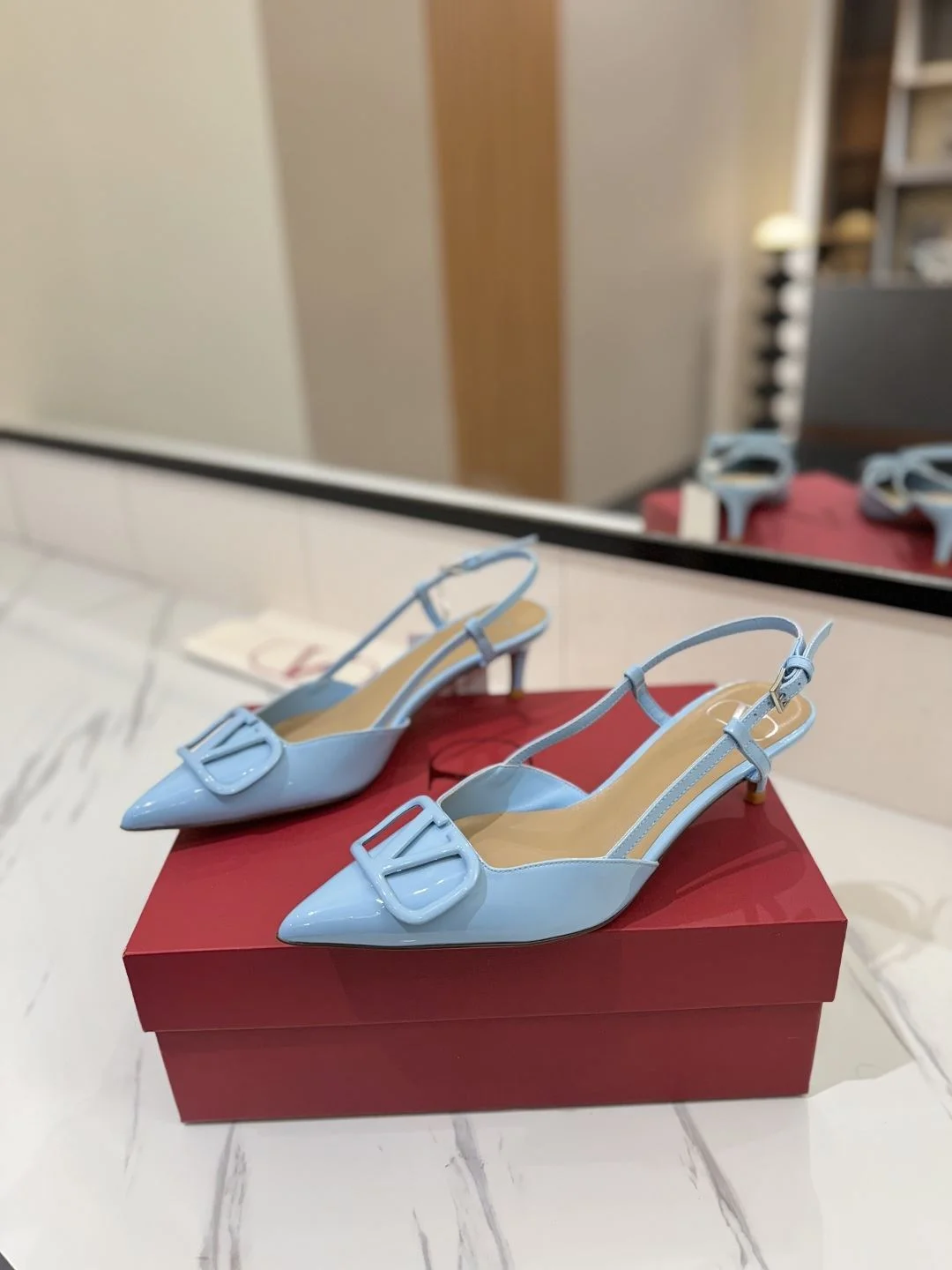 Valentino Sandals Comfortable 36005
