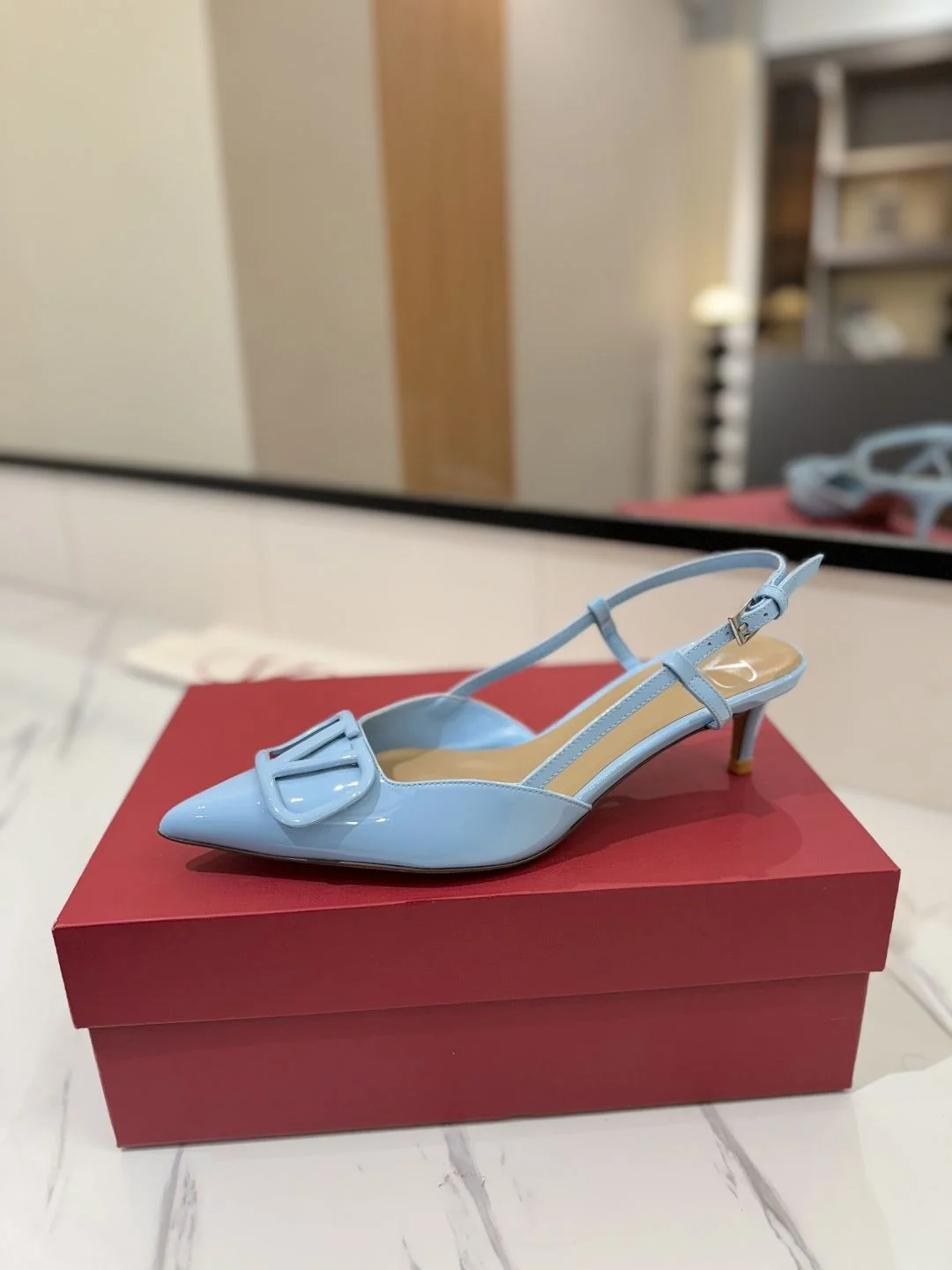 Valentino Sandals Comfortable 36005