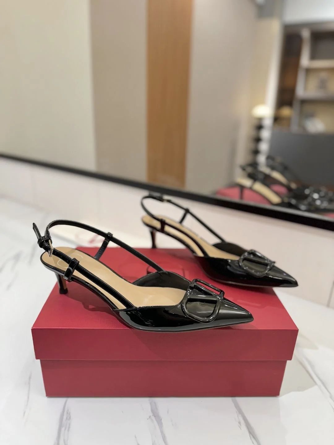 Valentino Sandals Efficient 36007