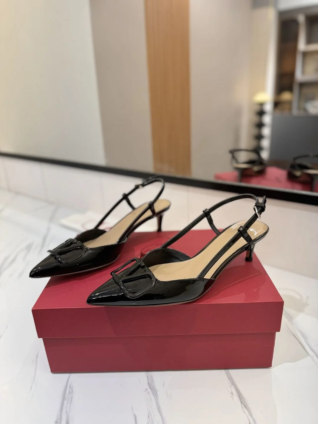 Valentino Sandals Efficient 36007