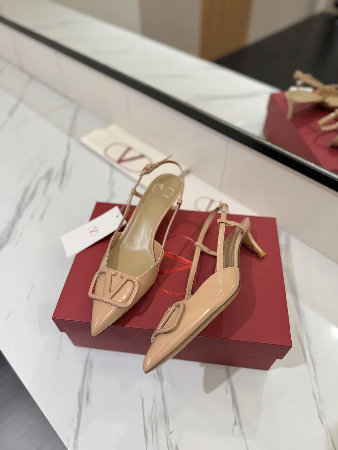HighQuality Valentino Sandals 36000